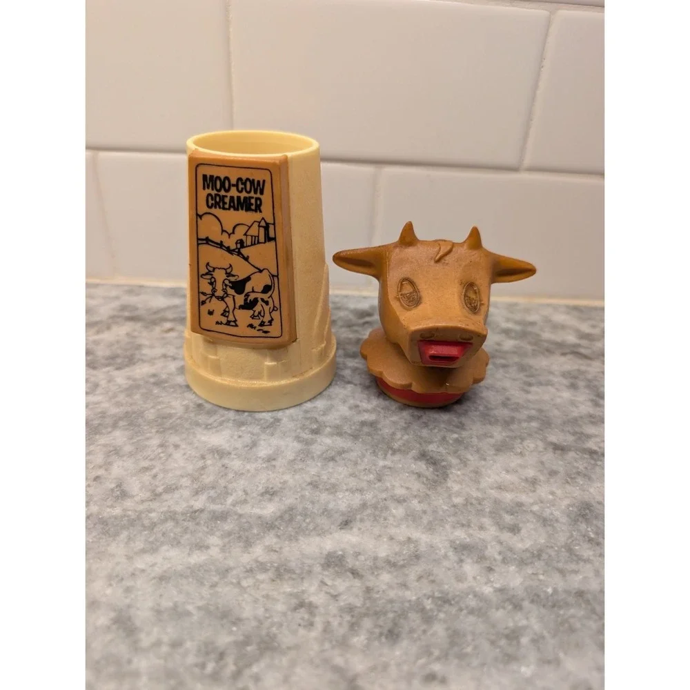 Vintage Whirley Industries Moo-Cow Plastic Creamer Dispenser
